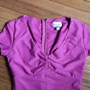 Premier Amour Pink V-Neck Midi-Length BodyCon Dress ■ Size 2